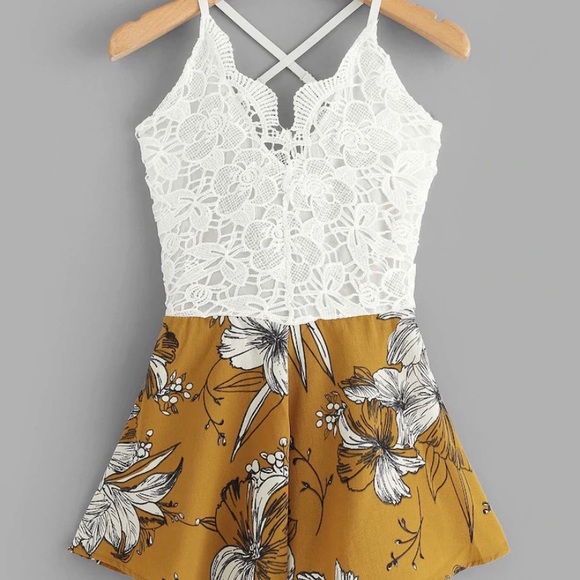 Dresses & Skirts - NWOT Floral Romper